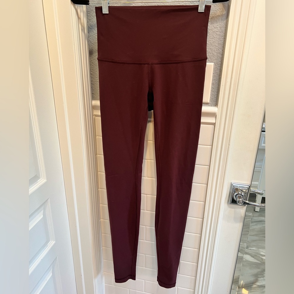 Lululemon Wunder Under High-Rise maroon Legging, Size 6
